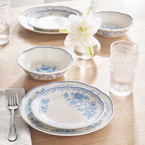 Dinnerware set in blue view 2