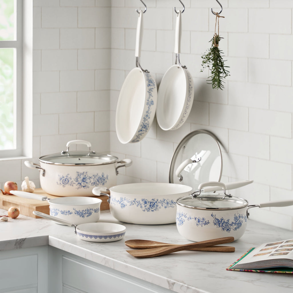 Cookware set in blue view 2