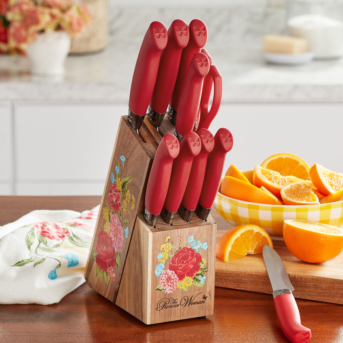 Knife block set in red view 3