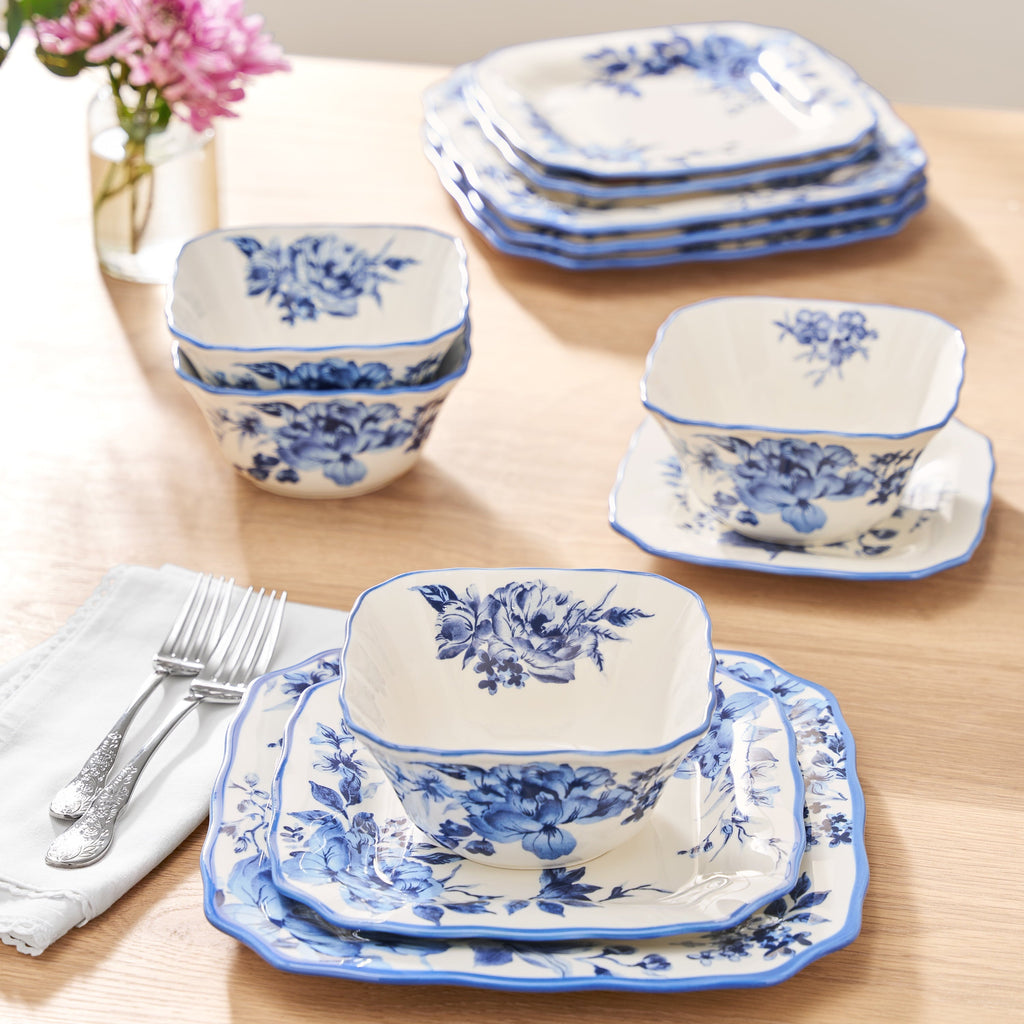 Dinnerware set in blue view 2