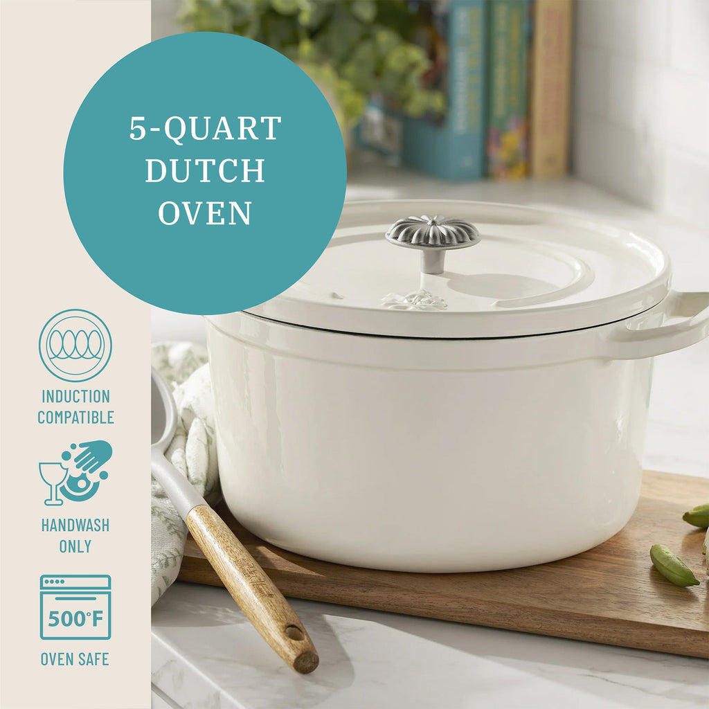 Dutch oven in linen view 3