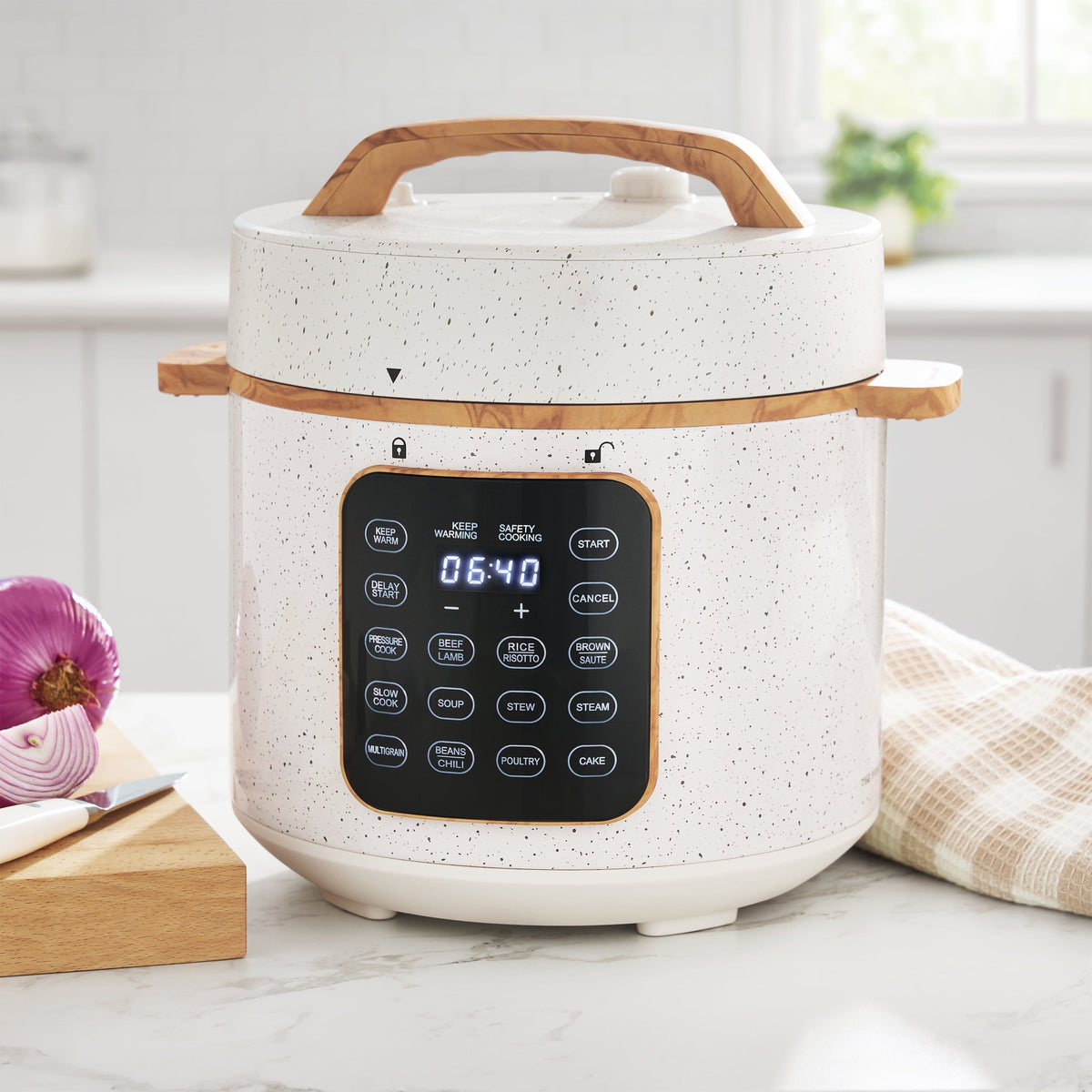 Pressure cooker in linen speckle view 2