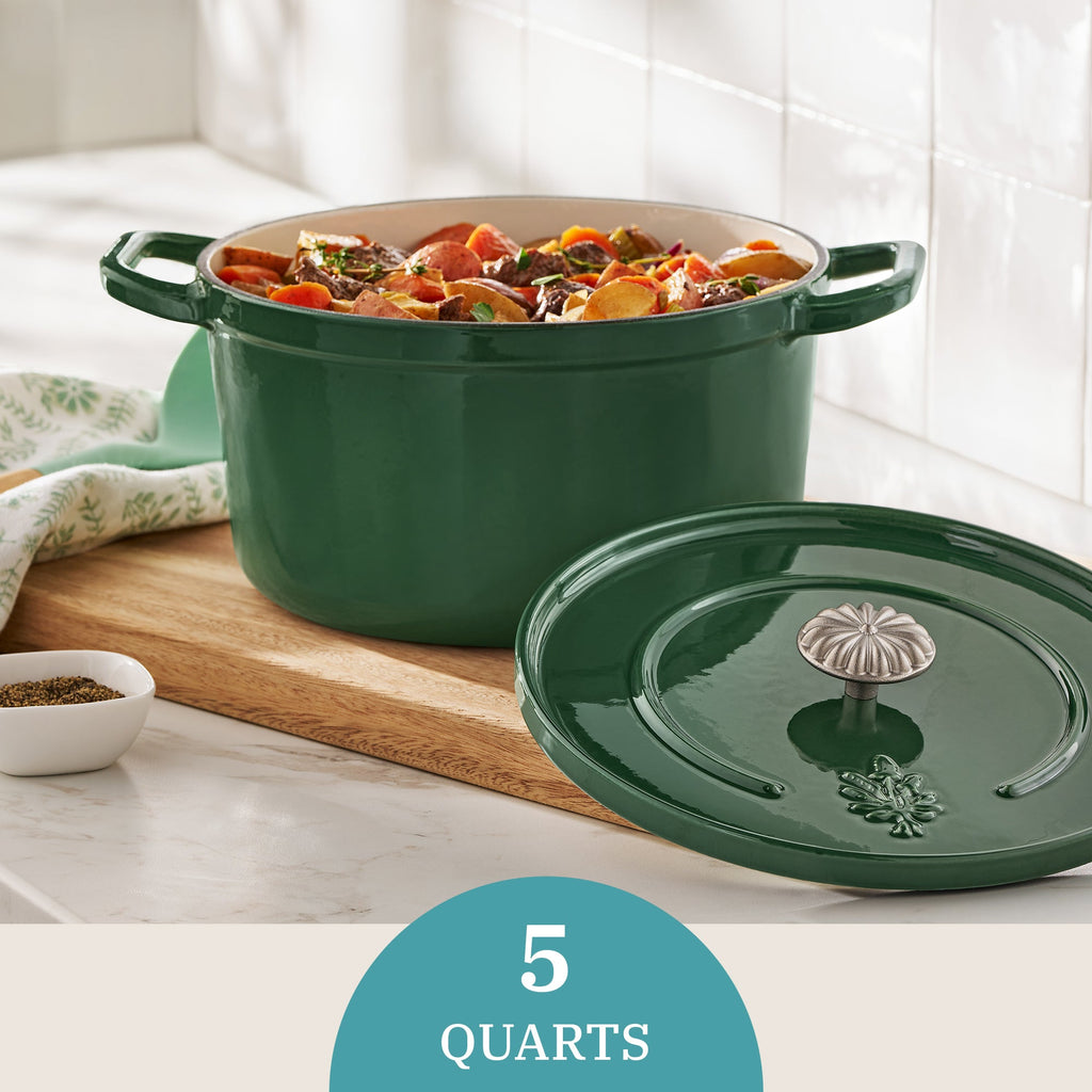 Dutch oven in dark green view 3
