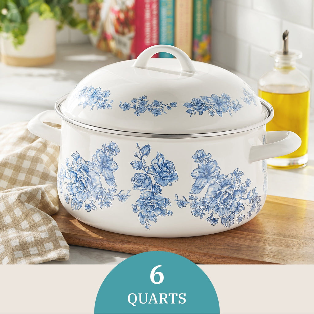 Dutch oven in blue view 3