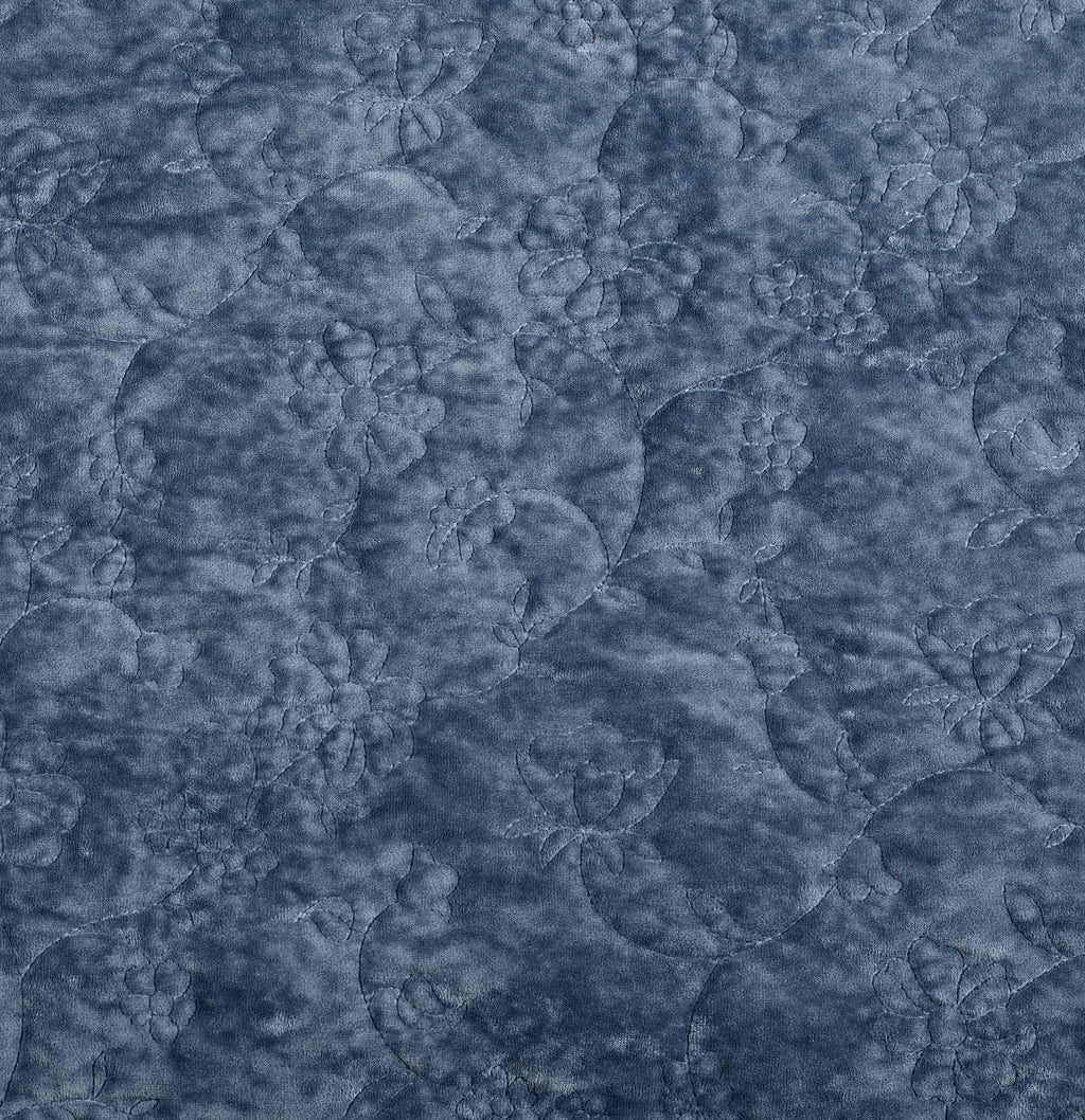 Quilt in blue dust view 5