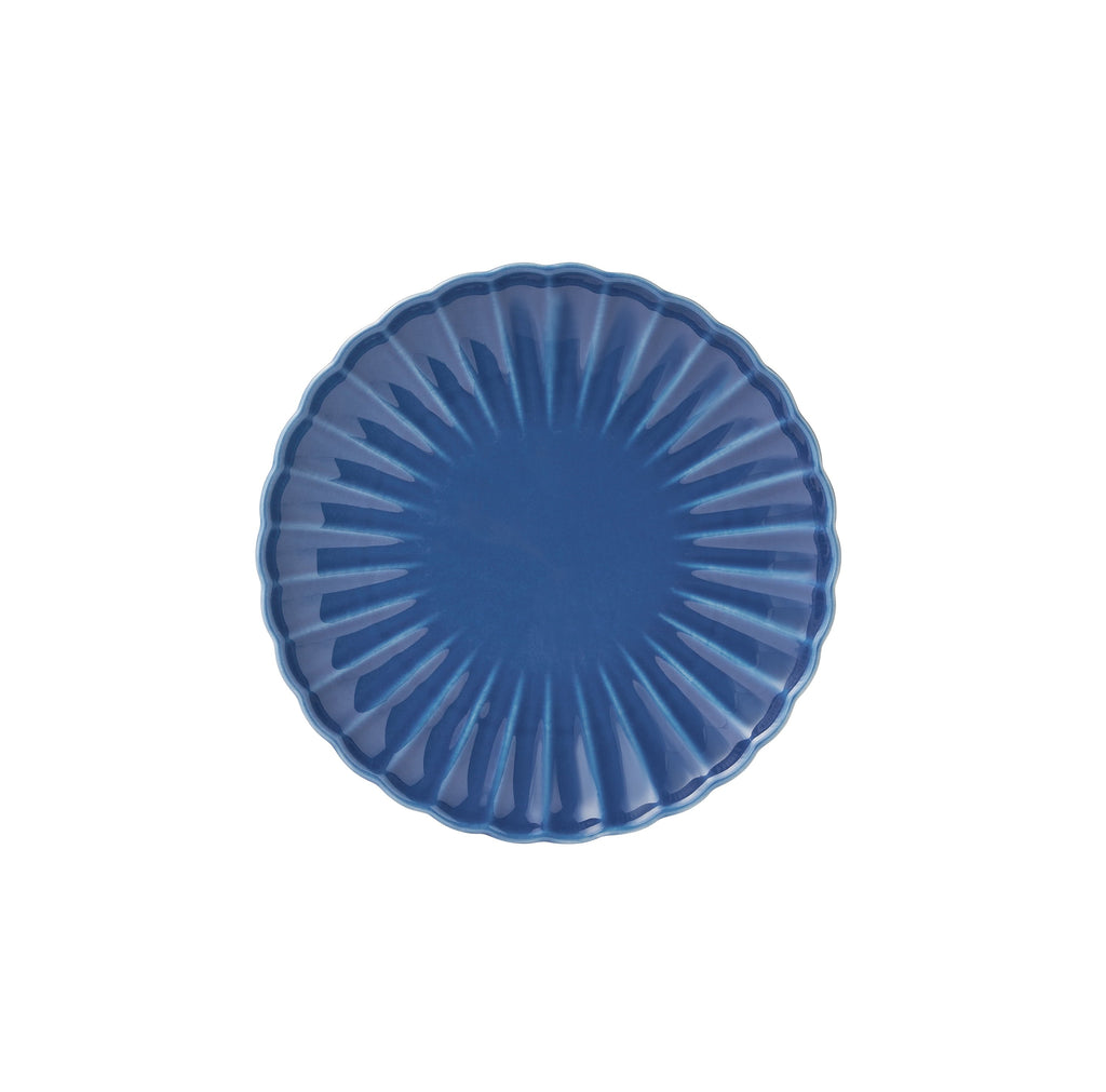 Dinnerware set in blue view 7