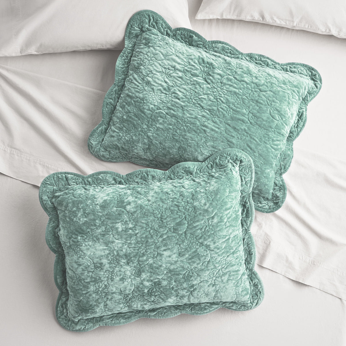 Pillow sham set in Green Velvet