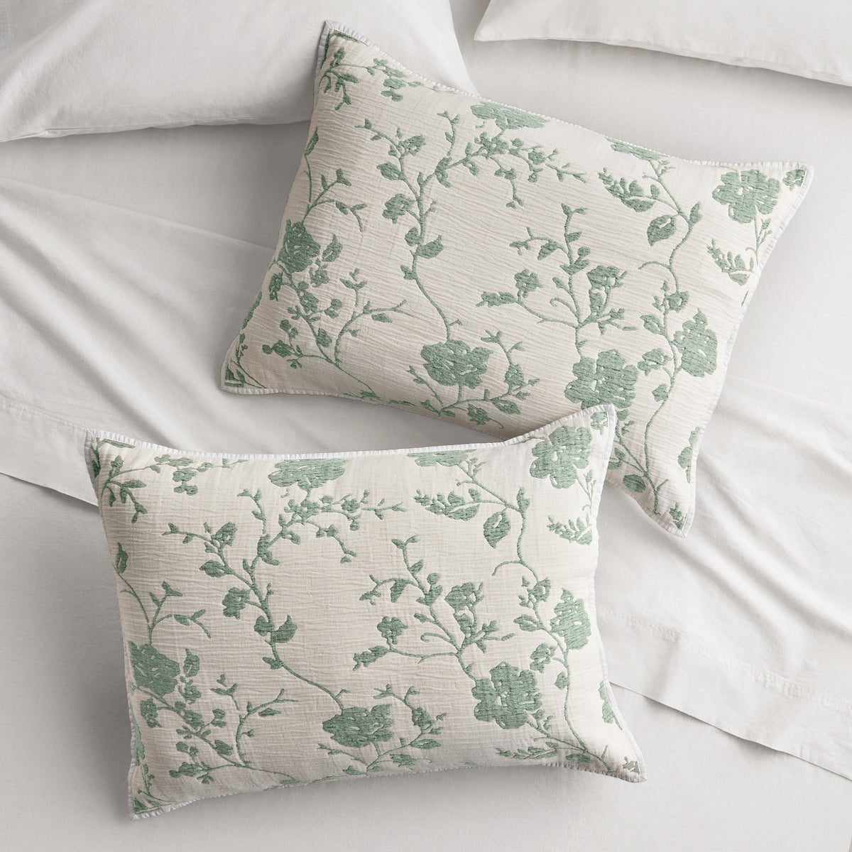 Pillow sham set in Green River Floral