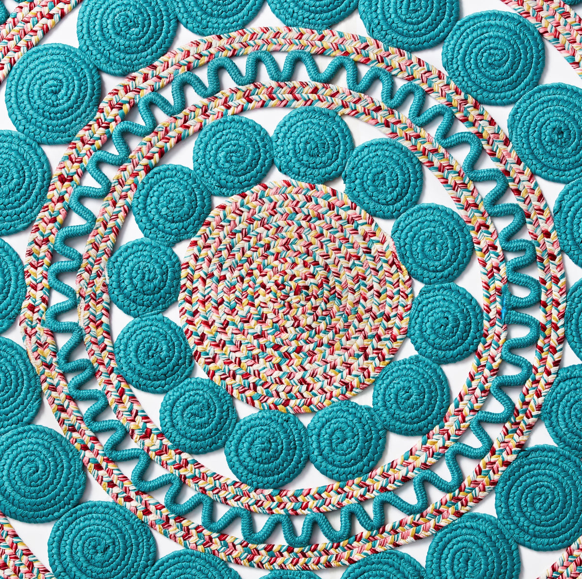 Round rug view 5