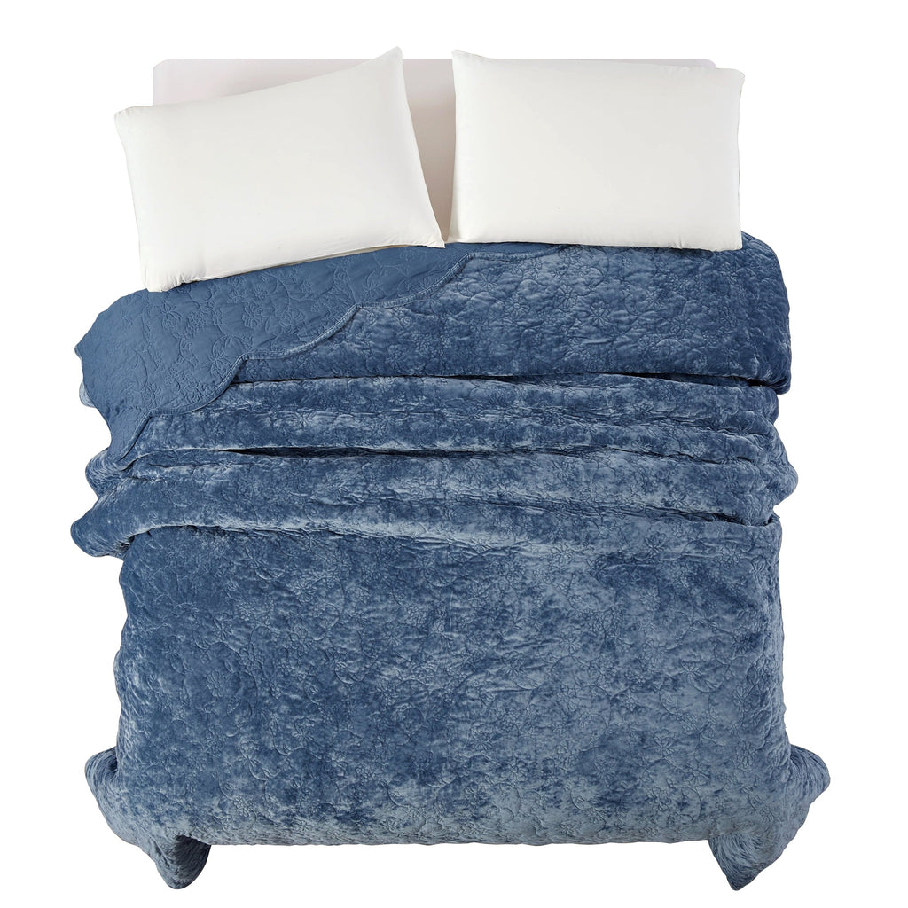 Quilt in blue dust view 7