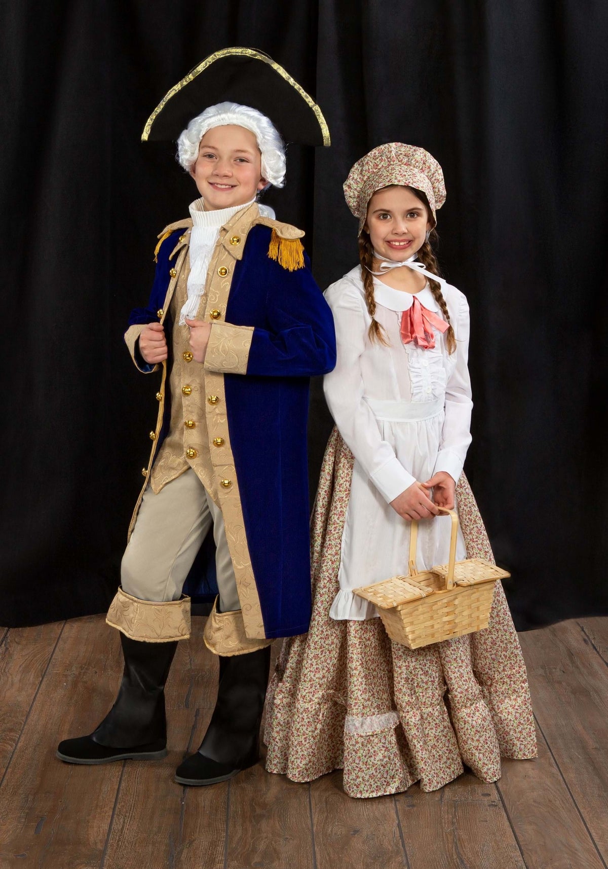 Girls prairie costume view 6