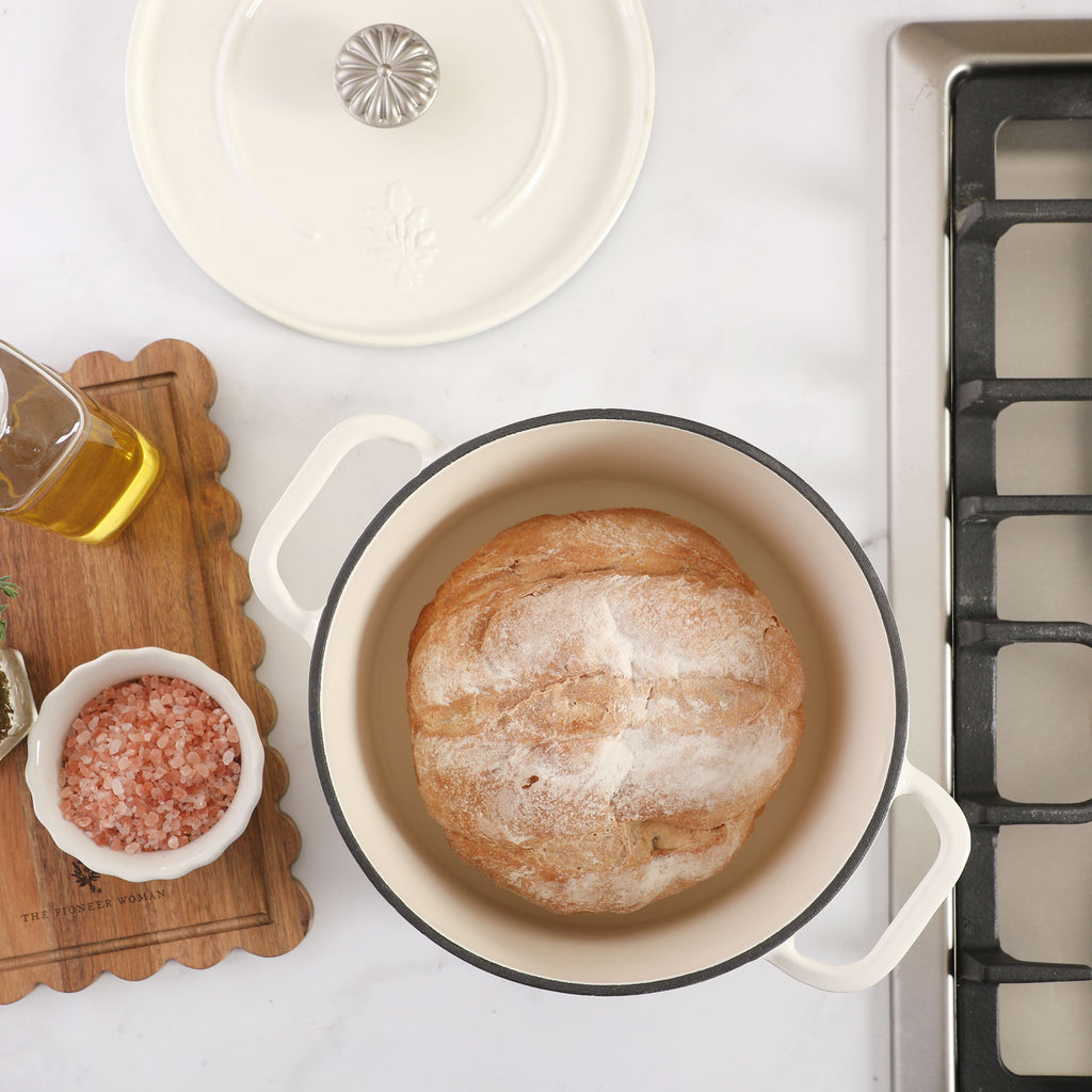 Dutch oven in linen view 19