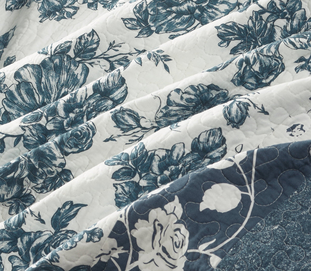 Quilt in blue dust view 5