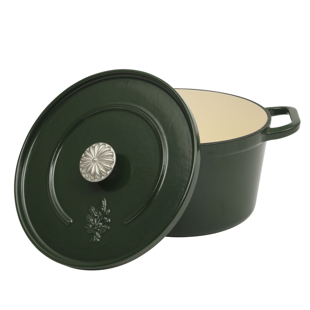 Dutch oven in dark green view 11