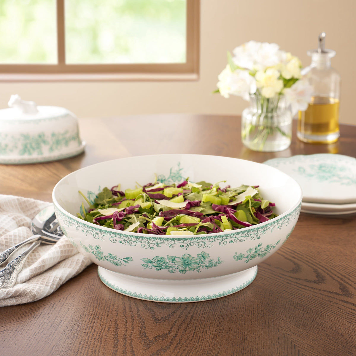 Serving bowl in green view 2